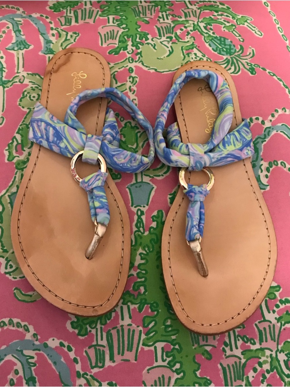 Lilly Pulitzer guilty pleasure SAMPLE Women's Knotted T-Strap Sandals size 6.5